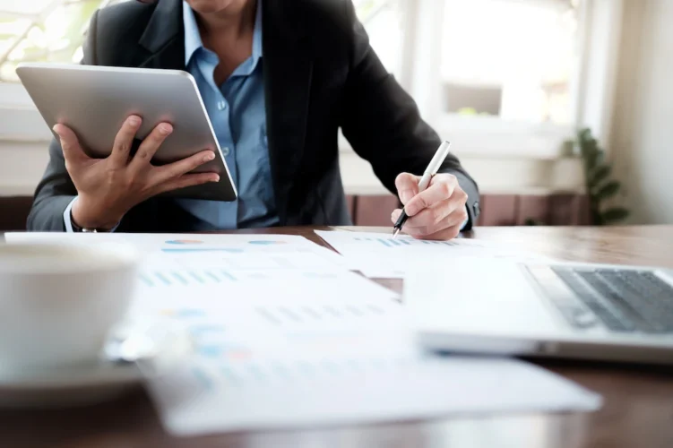 ניהול הוצאות התקשורת