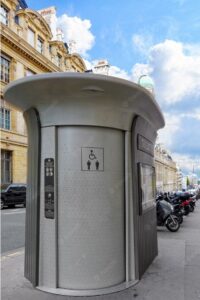 שירותים WC אוטומטיים בחו''ל